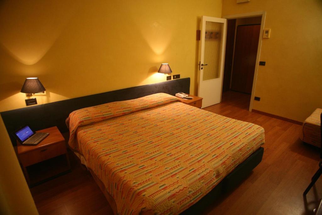 Hotel Victoria Порто-Сан-Джорджо Номер фото